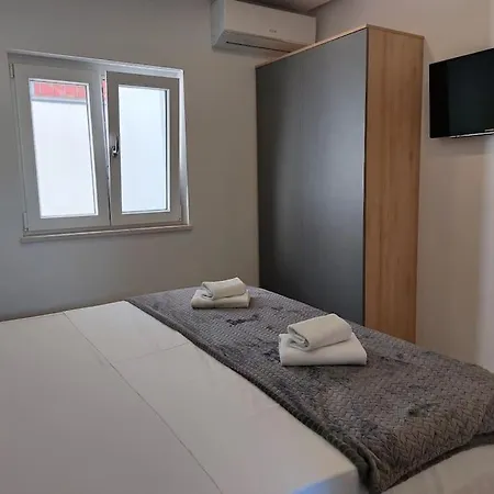 Enjoy Lux In * Split