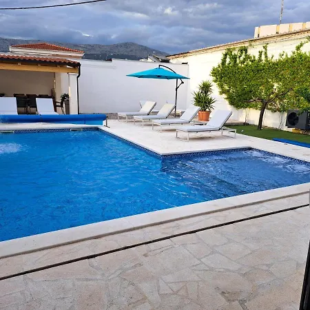 Villa Enjoy Lux In *