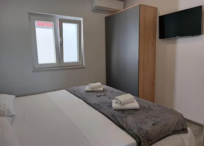 Enjoy Lux In * Split