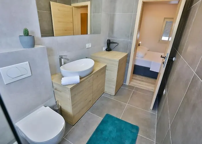 Enjoy Lux In * Split