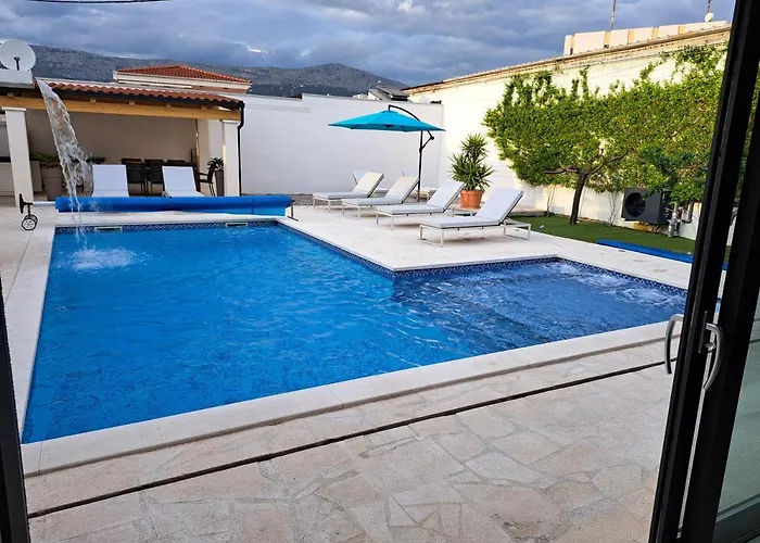 别墅 Enjoy Lux In *