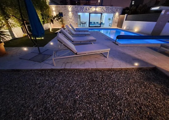 Enjoy Lux In Villa Split